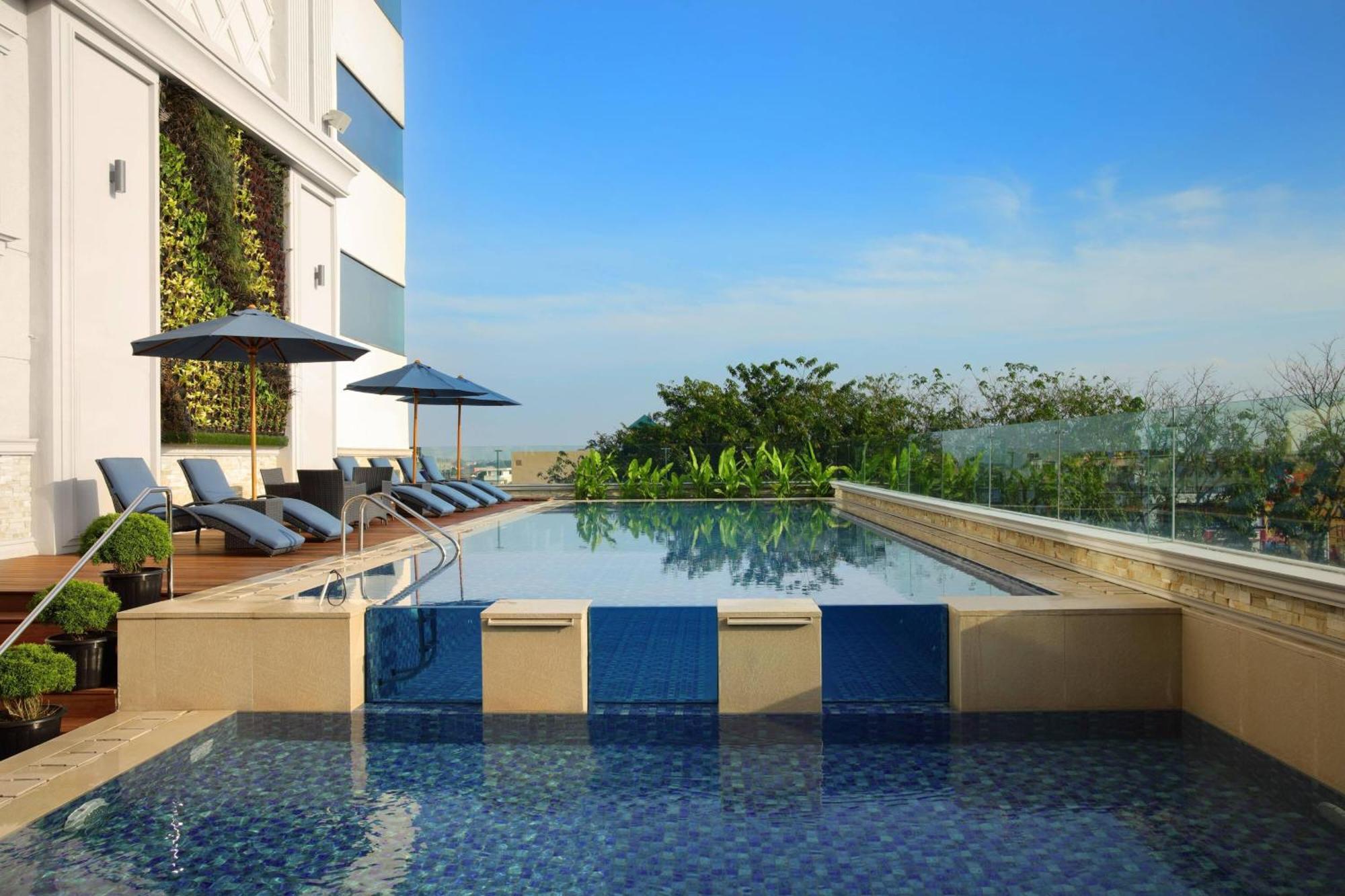 Four Points By Sheraton Medan Exterior photo