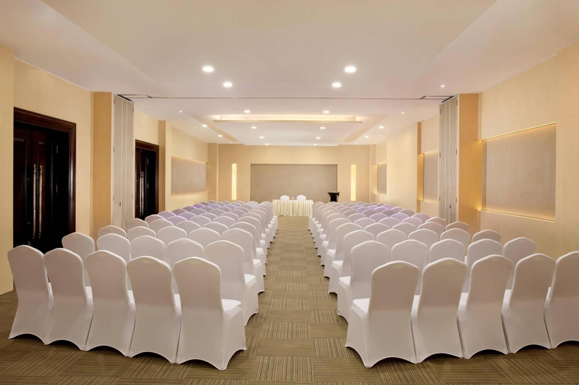 Four Points By Sheraton Medan Exterior photo