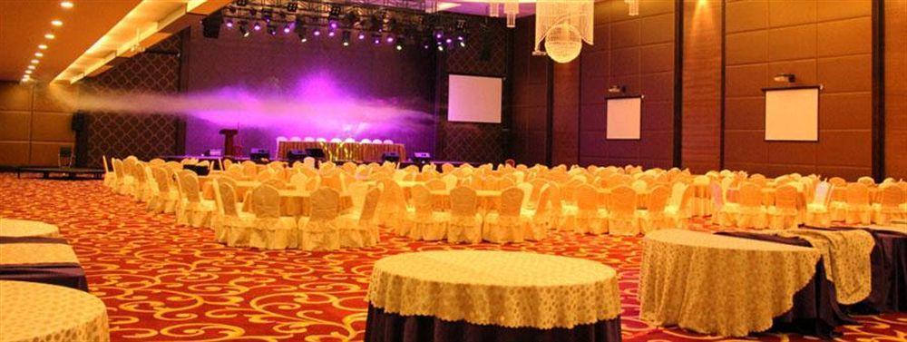 Four Points By Sheraton Medan Exterior photo