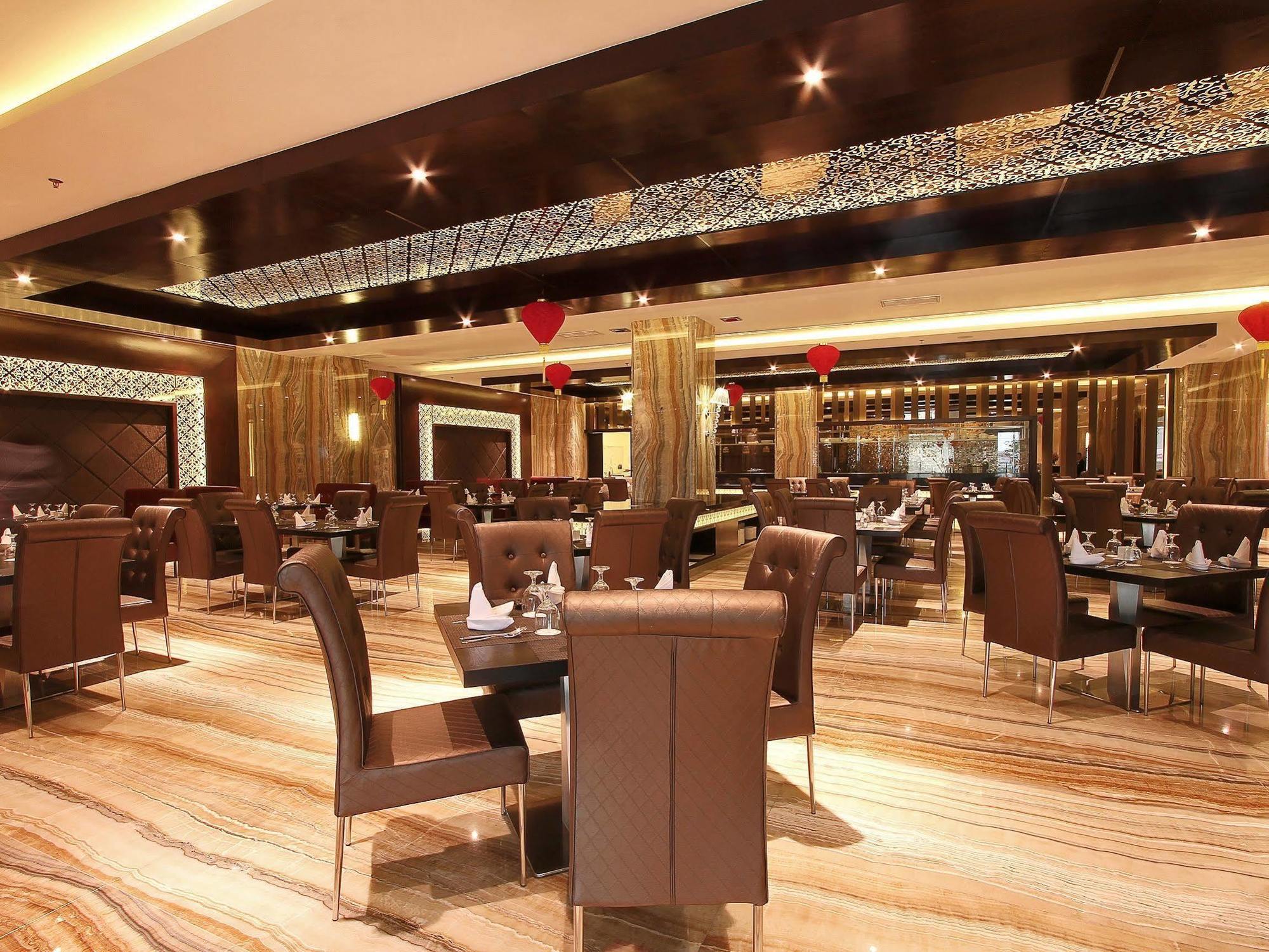 Four Points By Sheraton Medan Exterior photo